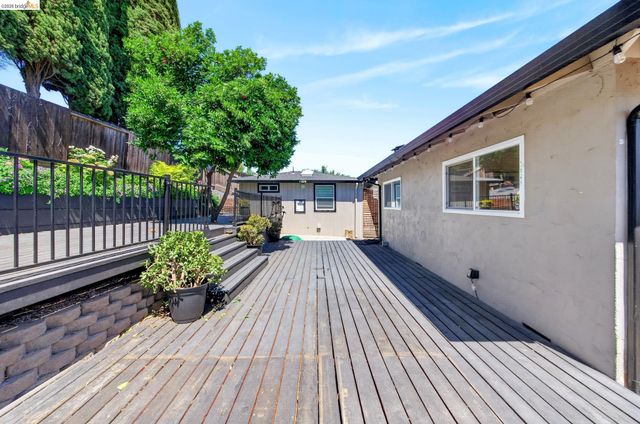 1217 Mission Dr, Antioch, CA 94509