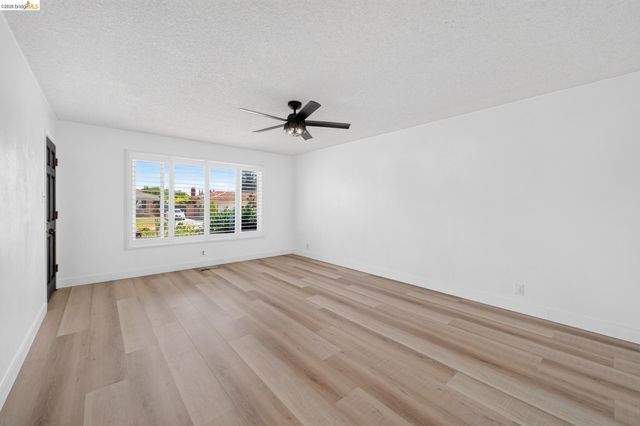 1217 Mission Dr, Antioch, CA 94509