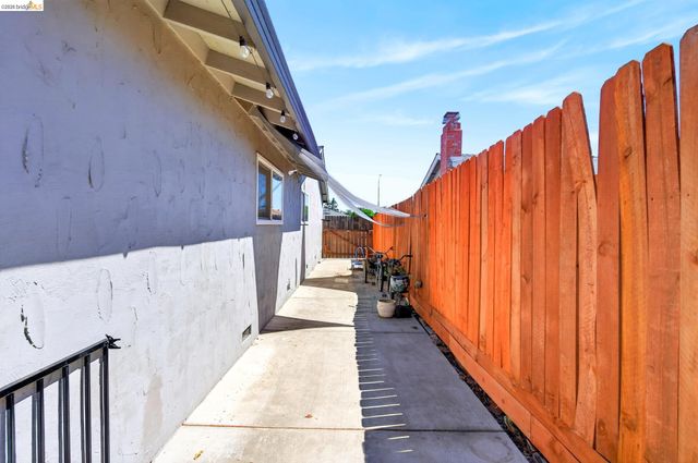 1217 Mission Dr, Antioch, CA 94509