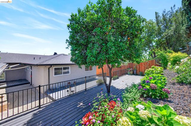 1217 Mission Dr, Antioch, CA 94509