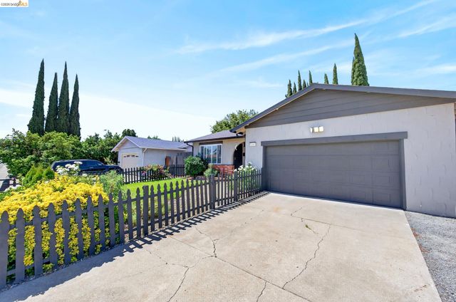 1217 Mission Dr, Antioch, CA 94509
