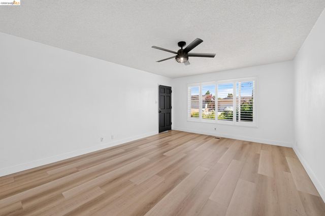 1217 Mission Dr, Antioch, CA 94509