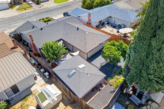1217 Mission Dr, Antioch, CA 94509