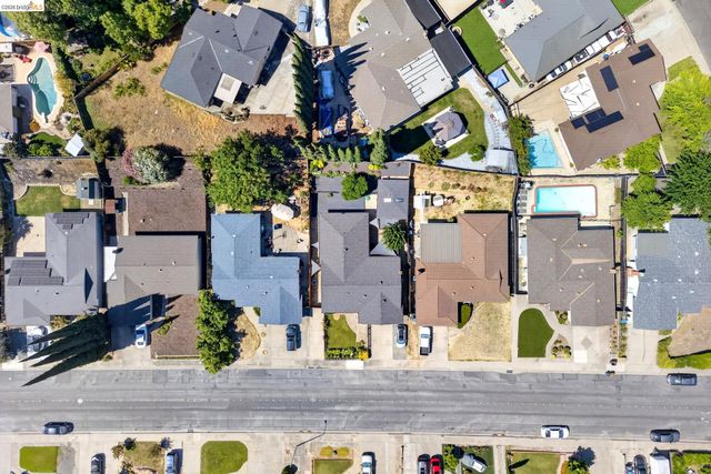 1217 Mission Dr, Antioch, CA 94509