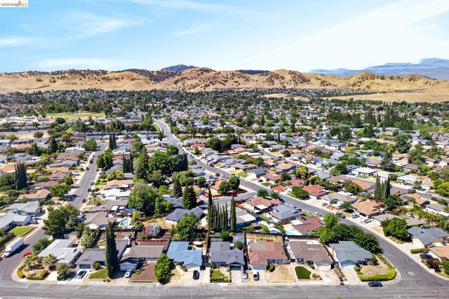 1217 Mission Dr, Antioch, CA 94509