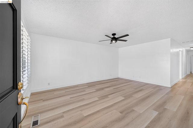 1217 Mission Dr, Antioch, CA 94509