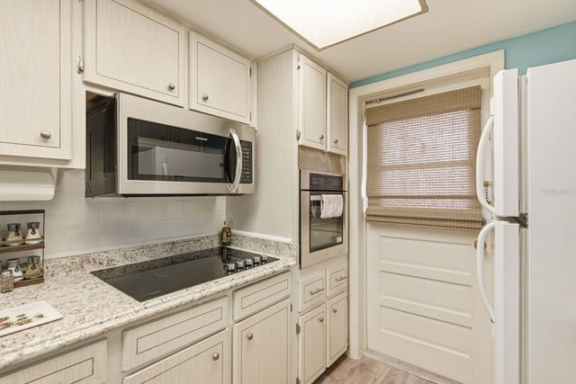 200 GLENNES LANE 205, Dunedin, FL 34698