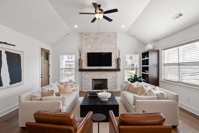 3312 Longport Ln, Thompsons Station, TN 37179