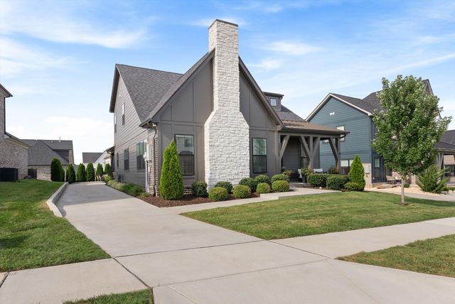 3312 Longport Ln, Thompsons Station, TN 37179