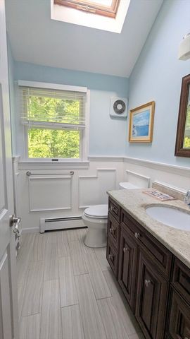 4 Dale St, Burlington, MA 01803