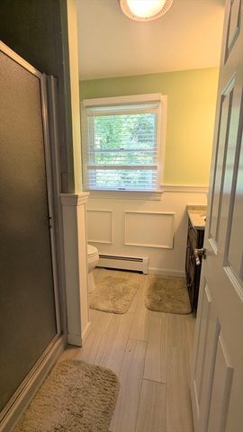 4 Dale St, Burlington, MA 01803