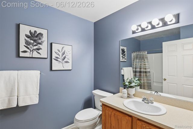 11862 Farmington Road, Livonia, MI 48150