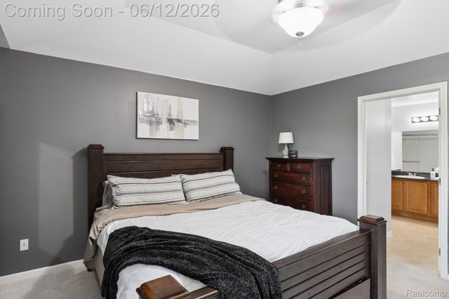 11862 Farmington Road, Livonia, MI 48150