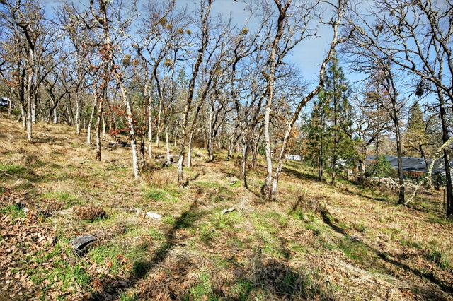 2083 Knowles Road, Medford, OR 97501