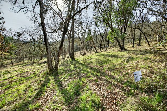 2083 Knowles Road, Medford, OR 97501