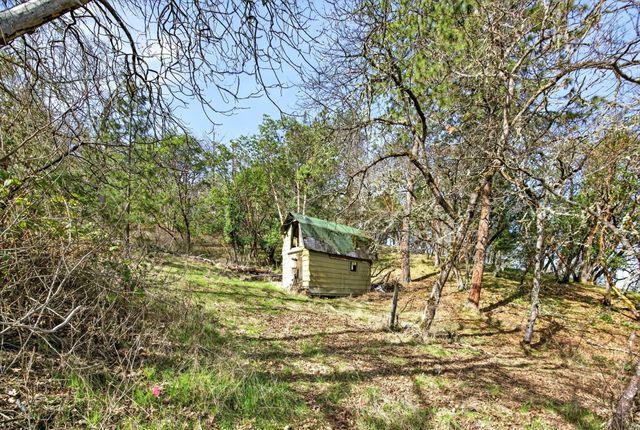 2083 Knowles Road, Medford, OR 97501
