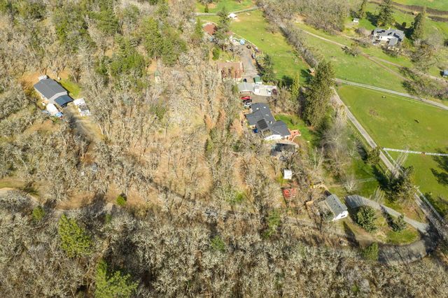 2083 Knowles Road, Medford, OR 97501