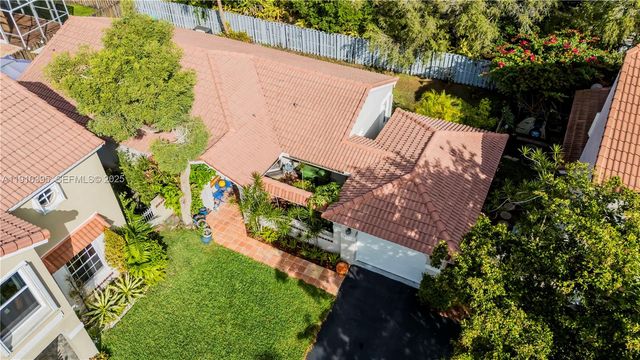 1327 Seagrape Cir, Weston, FL 33326