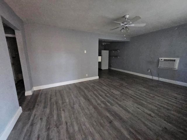 1600 NW 93rd St -, Miami, FL 33147