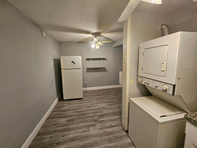 1600 NW 93rd St -, Miami, FL 33147