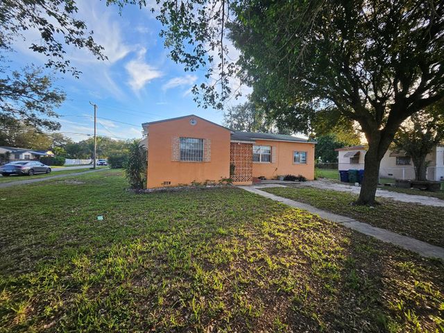 1600 NW 93rd St -, Miami, FL 33147