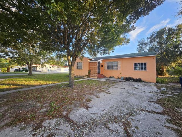 1600 NW 93rd St -, Miami, FL 33147