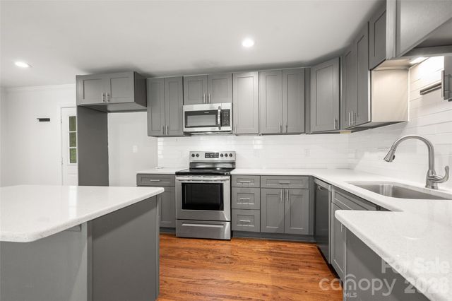 4300 Dowling Drive, Charlotte, NC 28205
