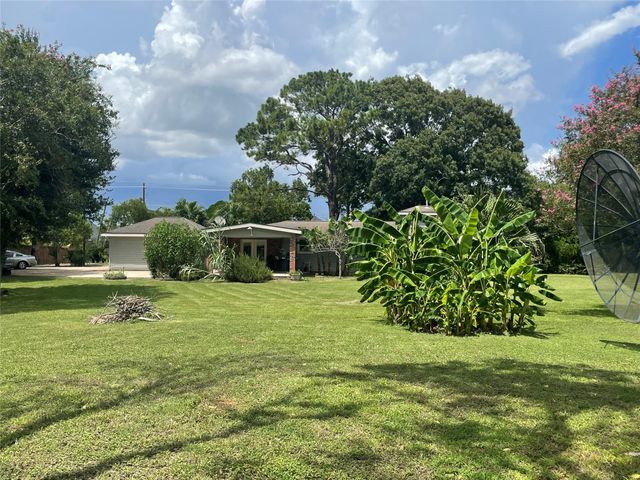 4920 Almeda Genoa Road, Houston, TX 77048