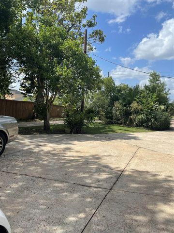 4920 Almeda Genoa Road, Houston, TX 77048
