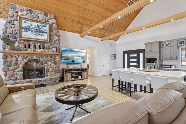 S1462 Indian Trail Parkway, Baraboo, WI 53913