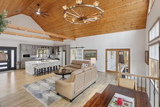 S1462 Indian Trail Parkway, Baraboo, WI 53913