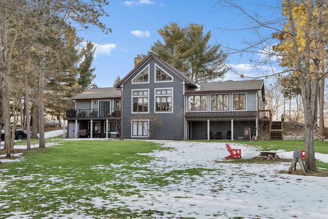 S1462 Indian Trail Parkway, Baraboo, WI 53913
