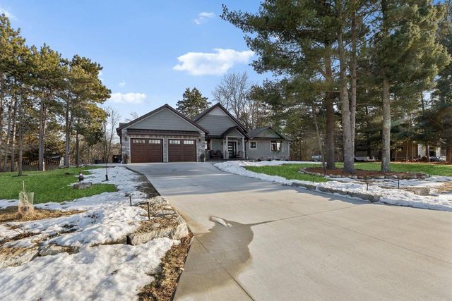 S1462 Indian Trail Parkway, Baraboo, WI 53913