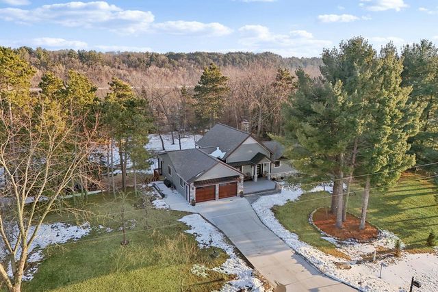 S1462 Indian Trail Parkway, Baraboo, WI 53913
