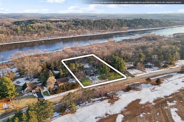 S1462 Indian Trail Parkway, Baraboo, WI 53913
