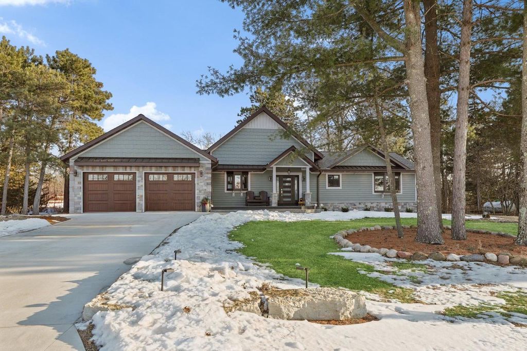 S1462 Indian Trail Parkway, Baraboo, WI 53913