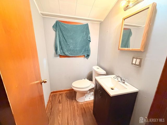 47 Spruce Street, Port Reading, NJ 07064