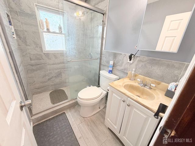 47 Spruce Street, Port Reading, NJ 07064