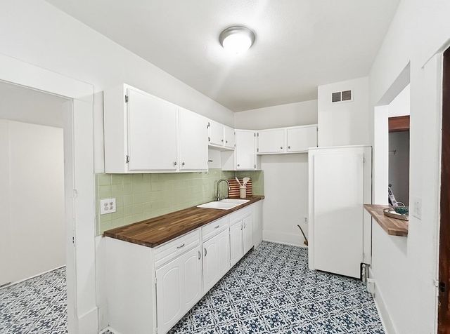241 N Charles, Wichita, KS 67203