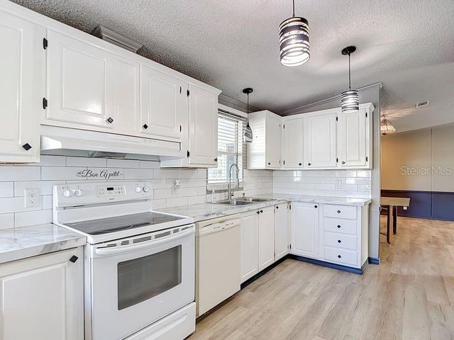 15116 BROOKRIDGE BOULEVARD, Brooksville, FL 34613