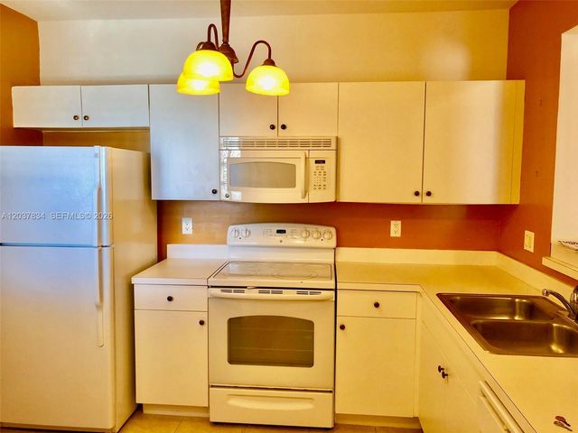 1165 Golden Lakes Blvd 1226, West Palm Beach, FL 33411