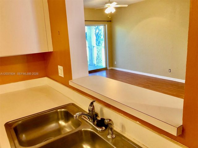 1165 Golden Lakes Blvd 1226, West Palm Beach, FL 33411