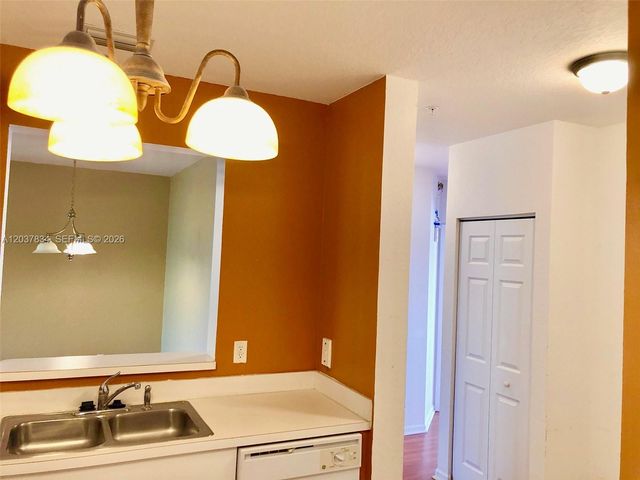 1165 Golden Lakes Blvd 1226, West Palm Beach, FL 33411