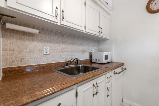 925 SW 11th Avenue 3j, Hallandale, FL 33009