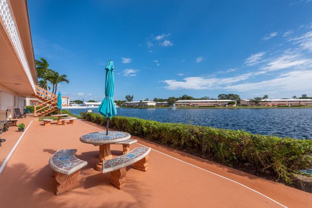 925 SW 11th Avenue 3j, Hallandale, FL 33009