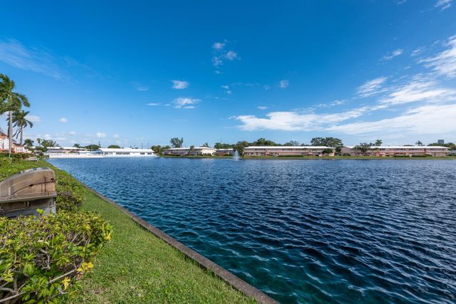 925 SW 11th Avenue 3j, Hallandale, FL 33009