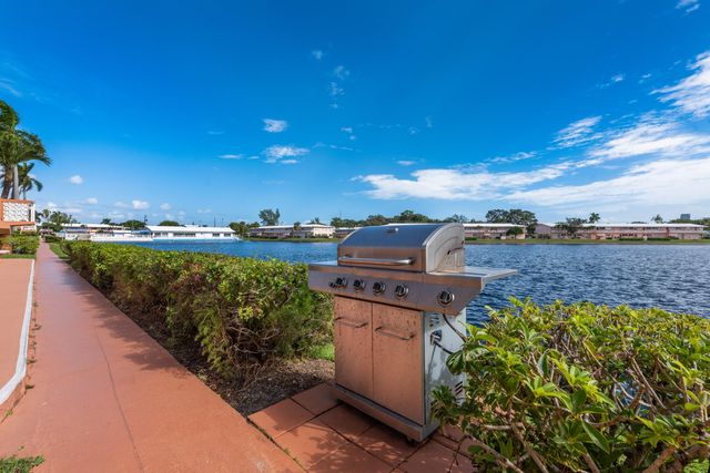 925 SW 11th Avenue 3j, Hallandale, FL 33009