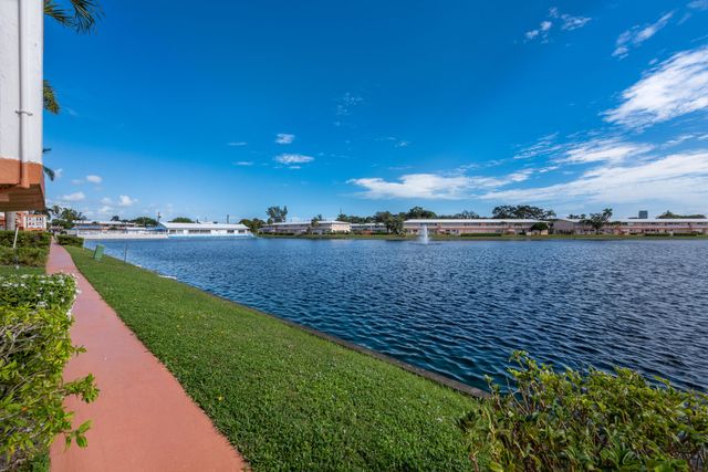 925 SW 11th Avenue 3j, Hallandale, FL 33009