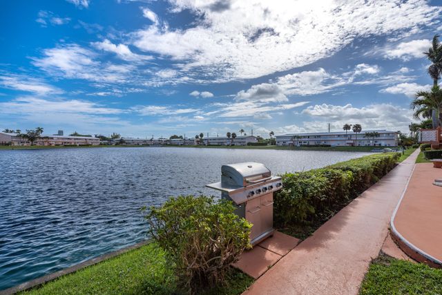 925 SW 11th Avenue 3j, Hallandale, FL 33009