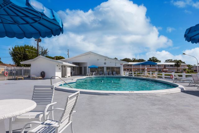 925 SW 11th Avenue 3j, Hallandale, FL 33009